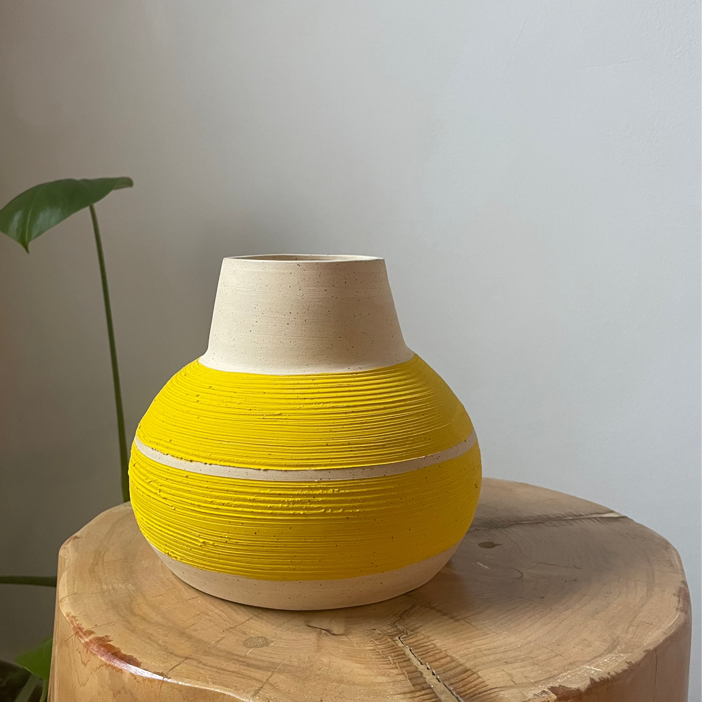 Yellow Rib Vase 003