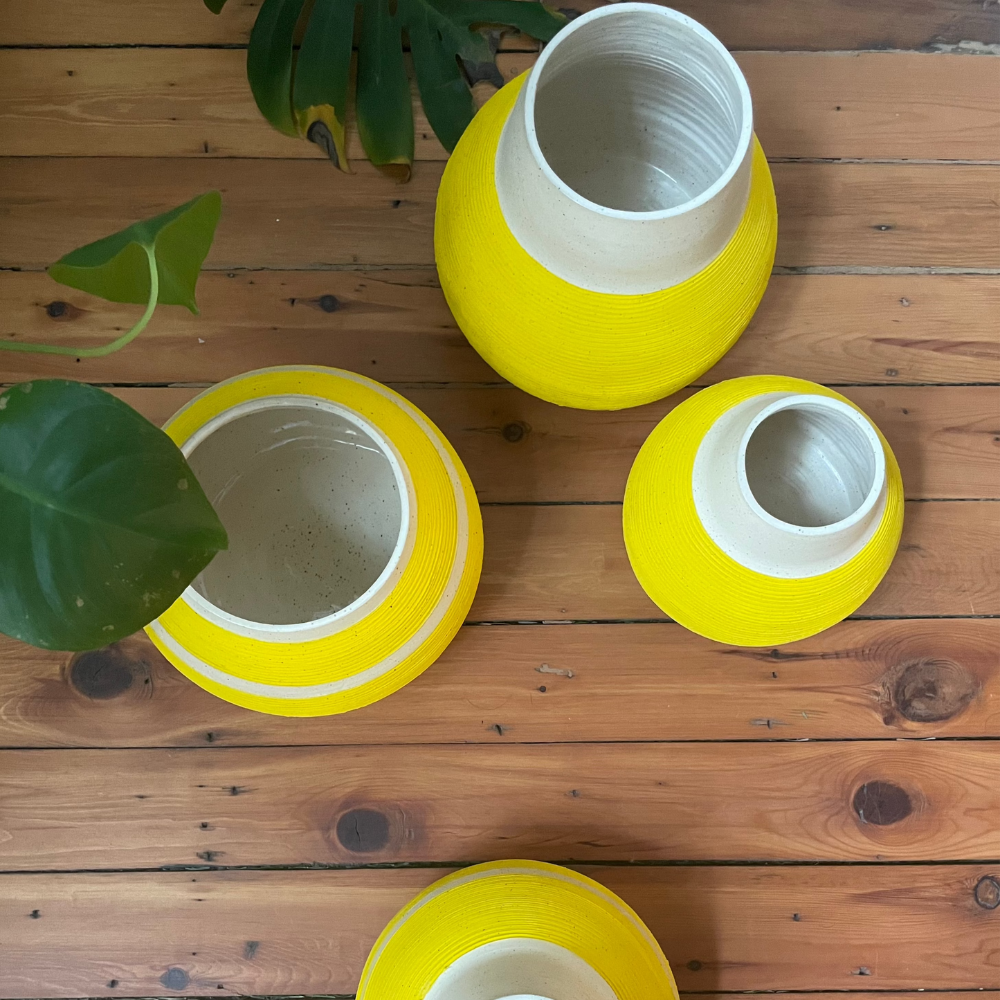 Yellow Rib Vase 003